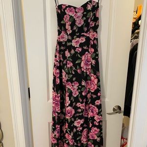 Miss Holly sleeveless floral maxi